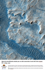 Material estratificado cortado por un valle conectado al este del Crter Jezero 