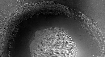 Un gran cráter en Meridiani Planum