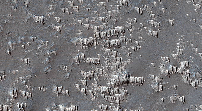 Pristine Dust Deposits in Syria Planum